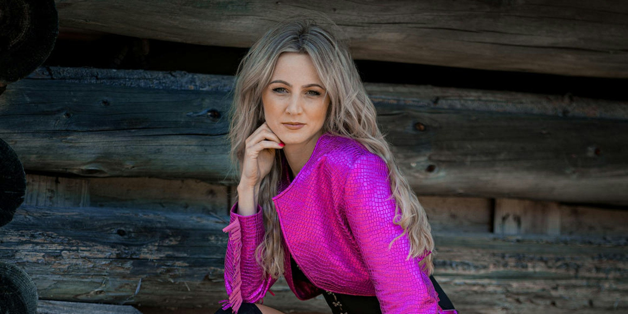 Melissa_Naschenweng_15122020