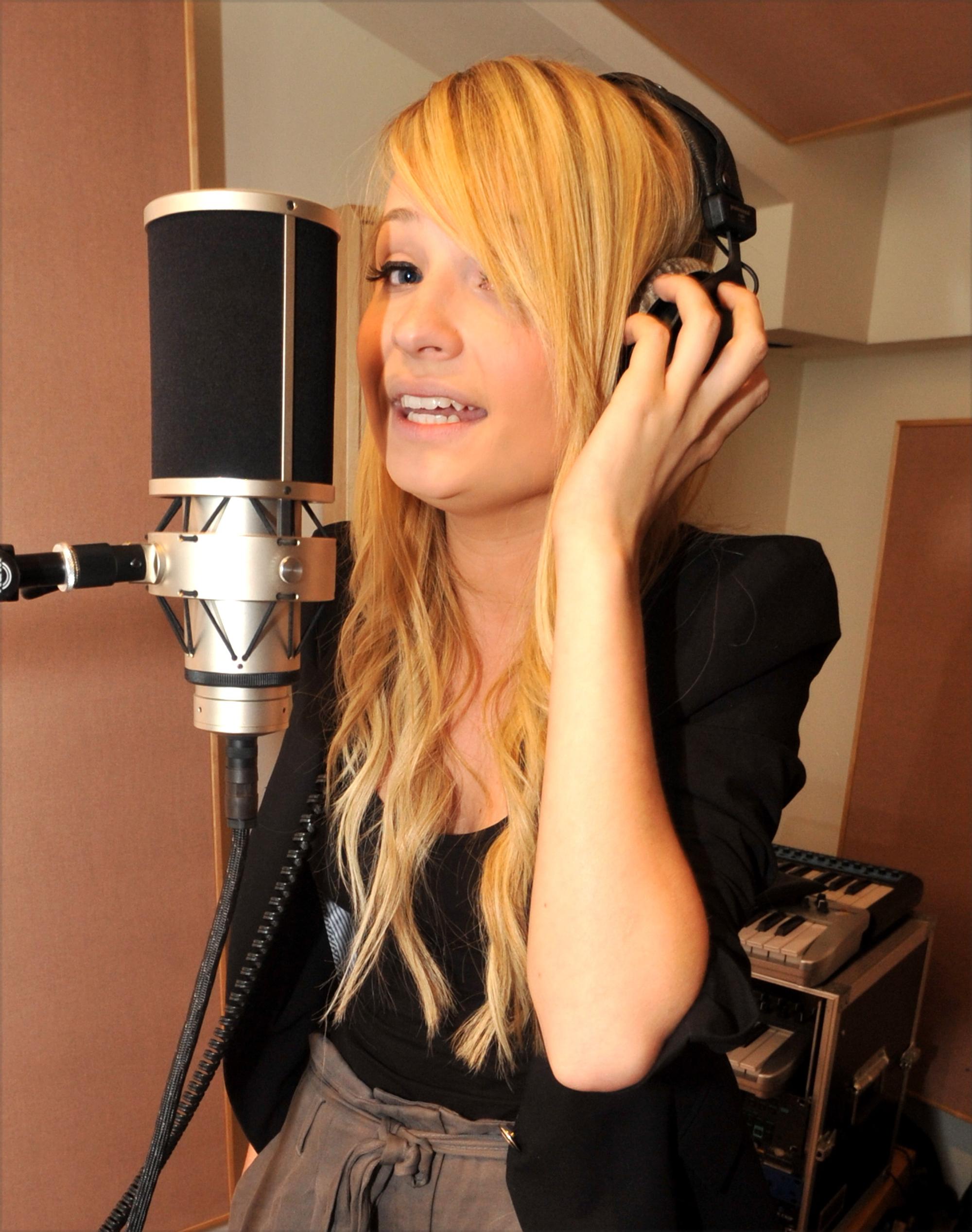 kim petra studio singend