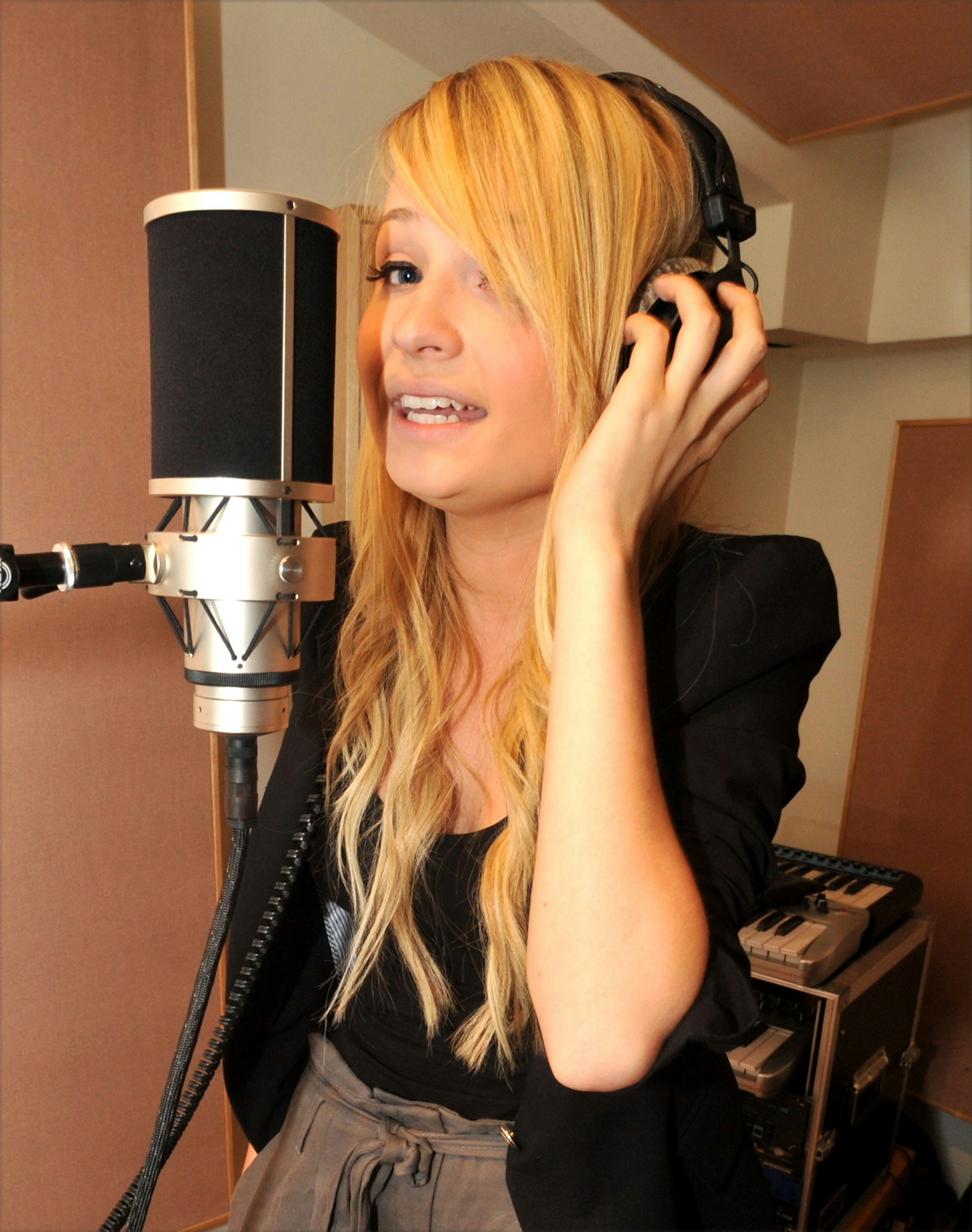 kim petra studio singend
