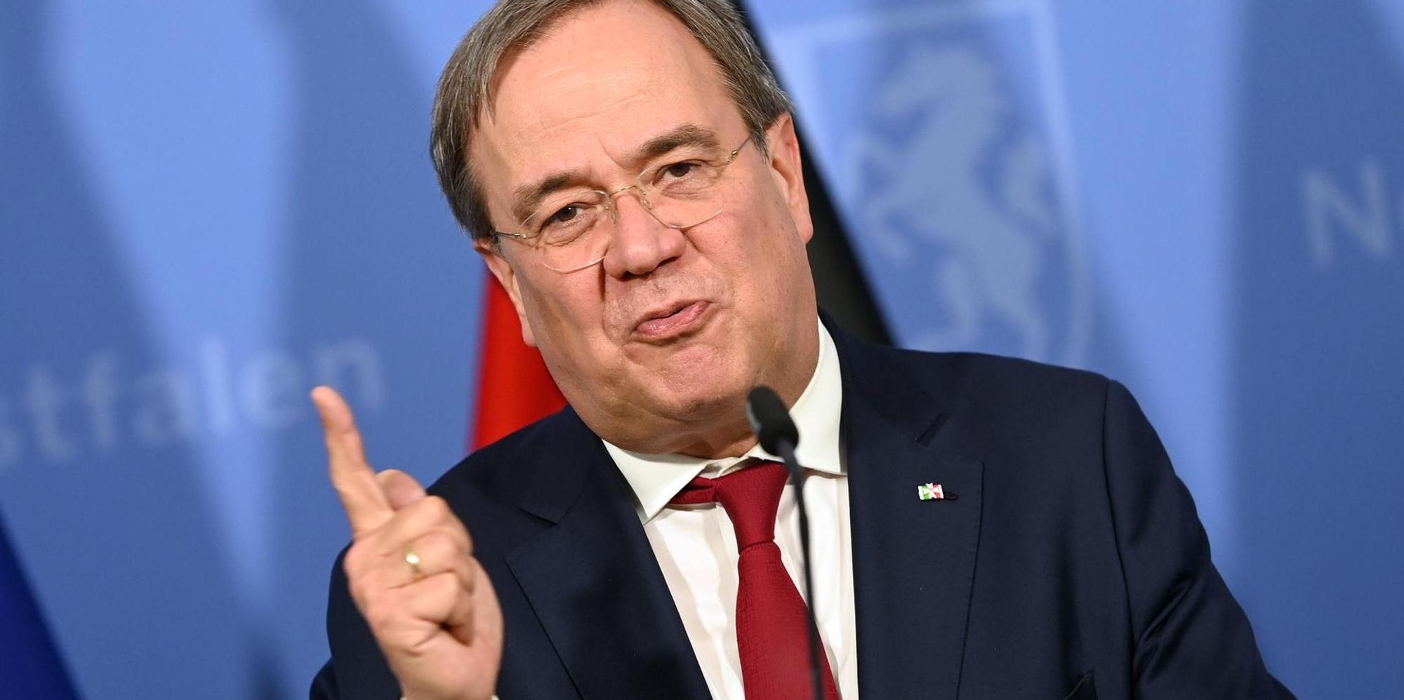 laschet zeigefinger