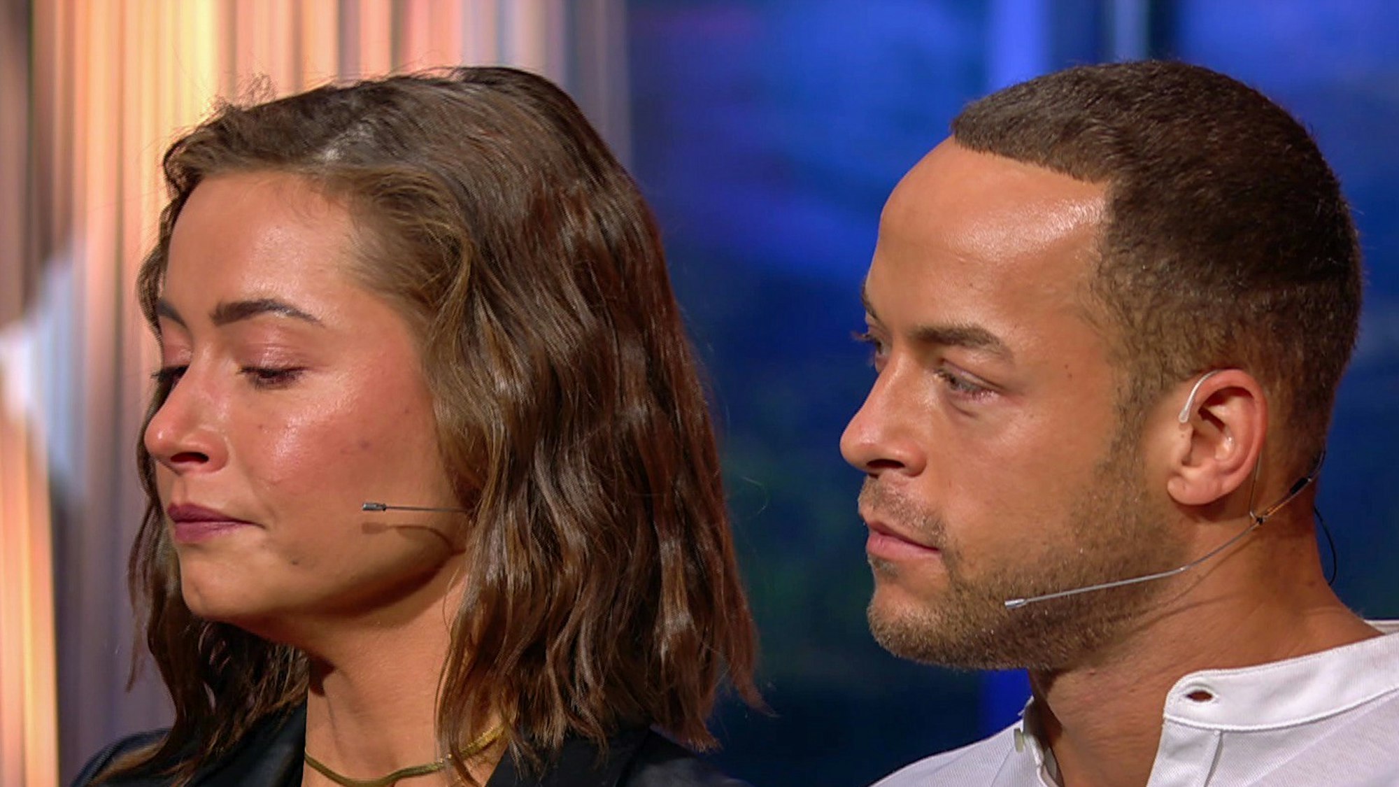 Viele Paare trennten sich nach dem „Sommerhaus der Stars“: Hier sieht man eine Aufnahme des Wiedersehens 2020 mit Jennifer Lange und Andrej Mangold, Jenny weint.