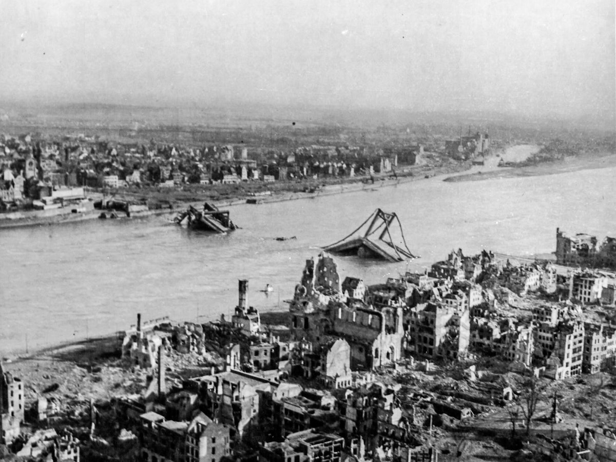 Köln in Trümmern 1945