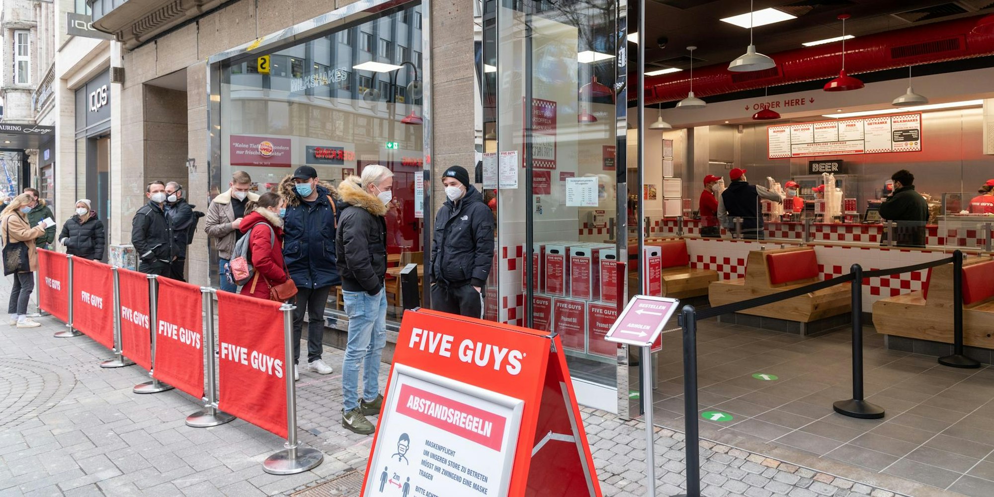 20210308-UWE-EroeffnungFiveGuysSchildergasse-003
