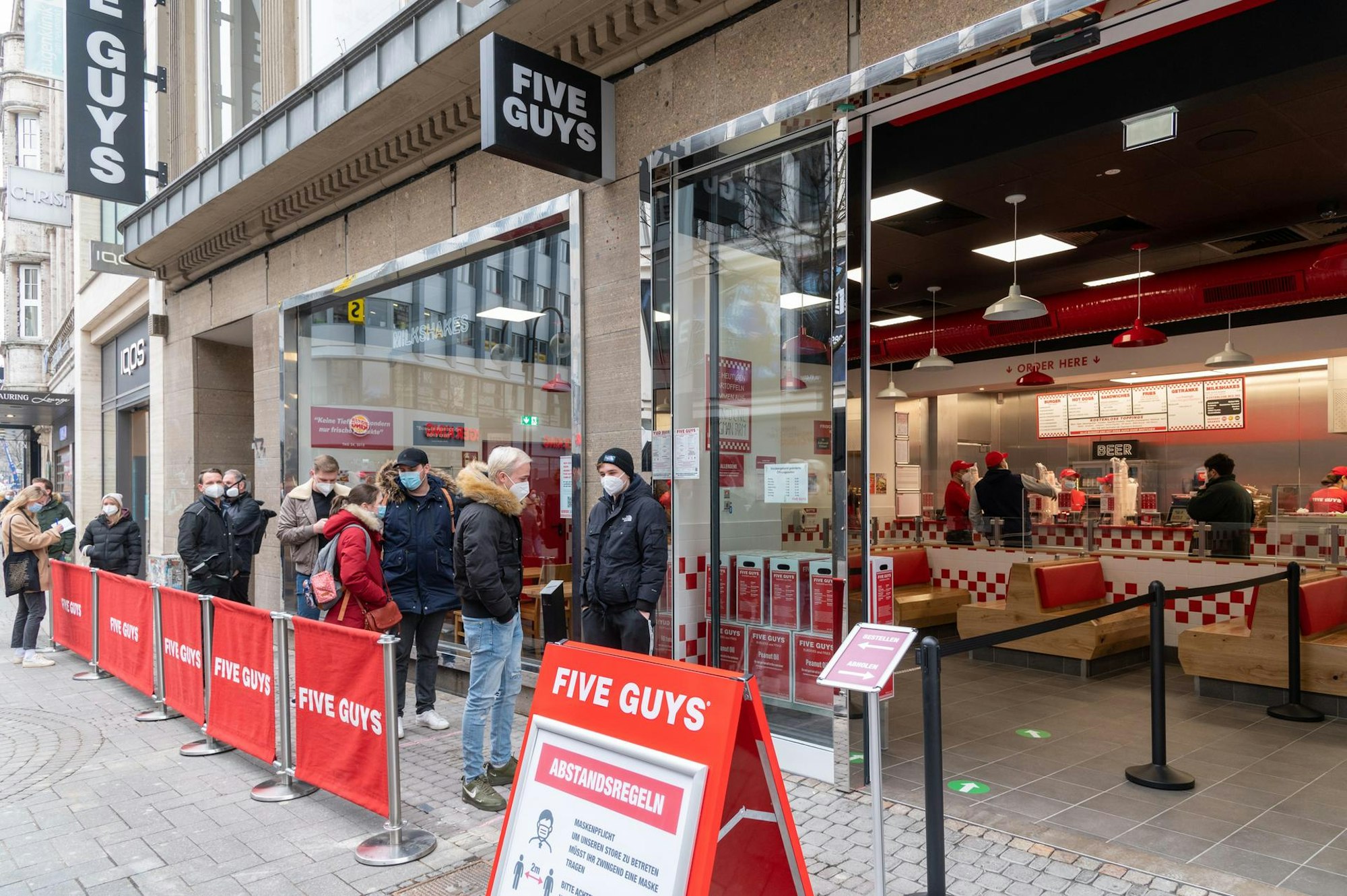 20210308-UWE-EroeffnungFiveGuysSchildergasse-003