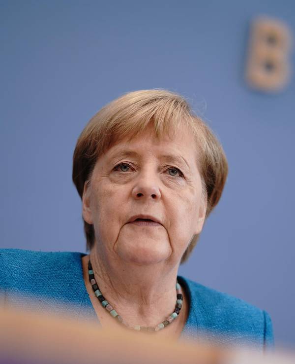 Angela Merkel (hier bei einer Bundespressekonferenz) hat Fehler in der Pandemie-Bekämpfung eingestanden.