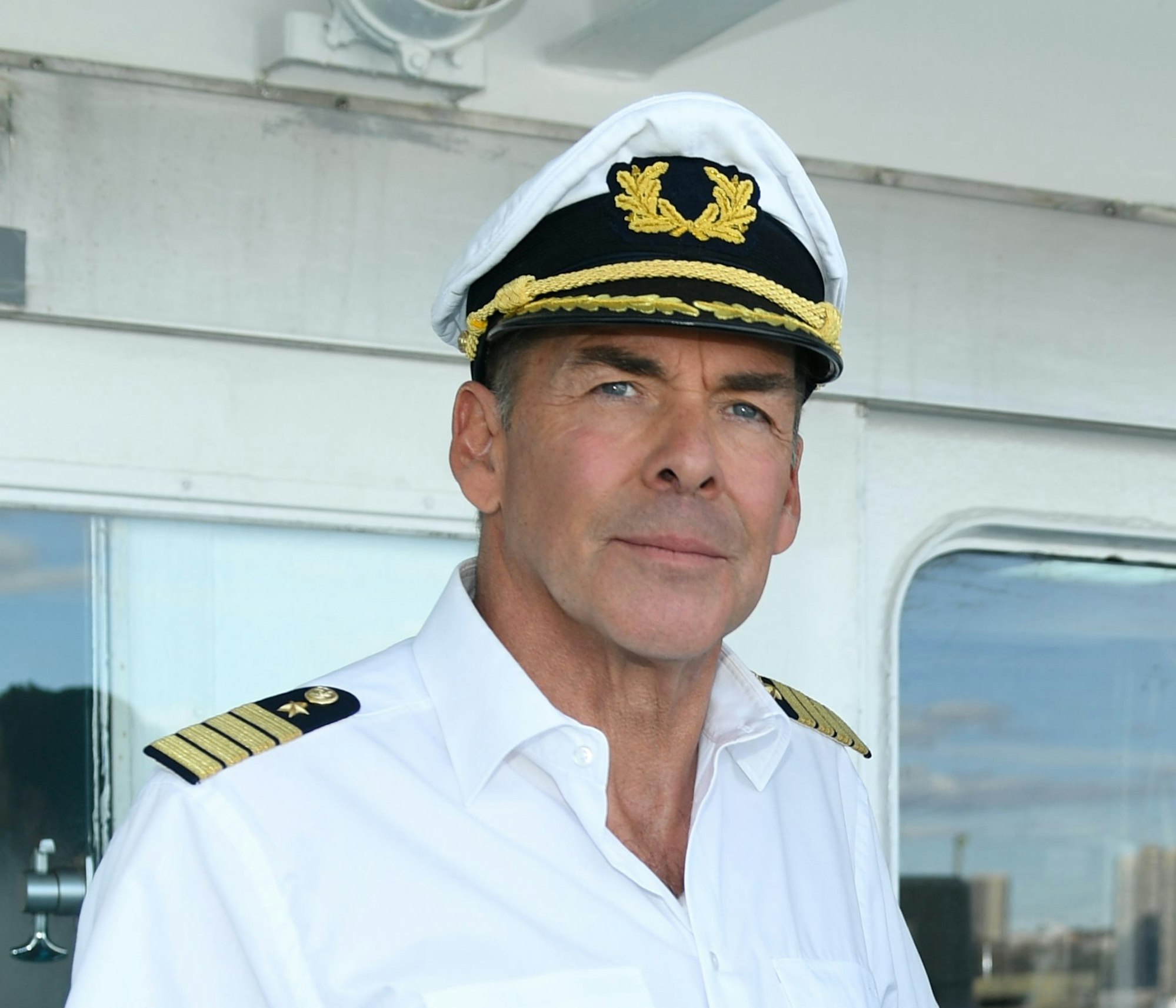 sascha hehn viktor burger traumschiff