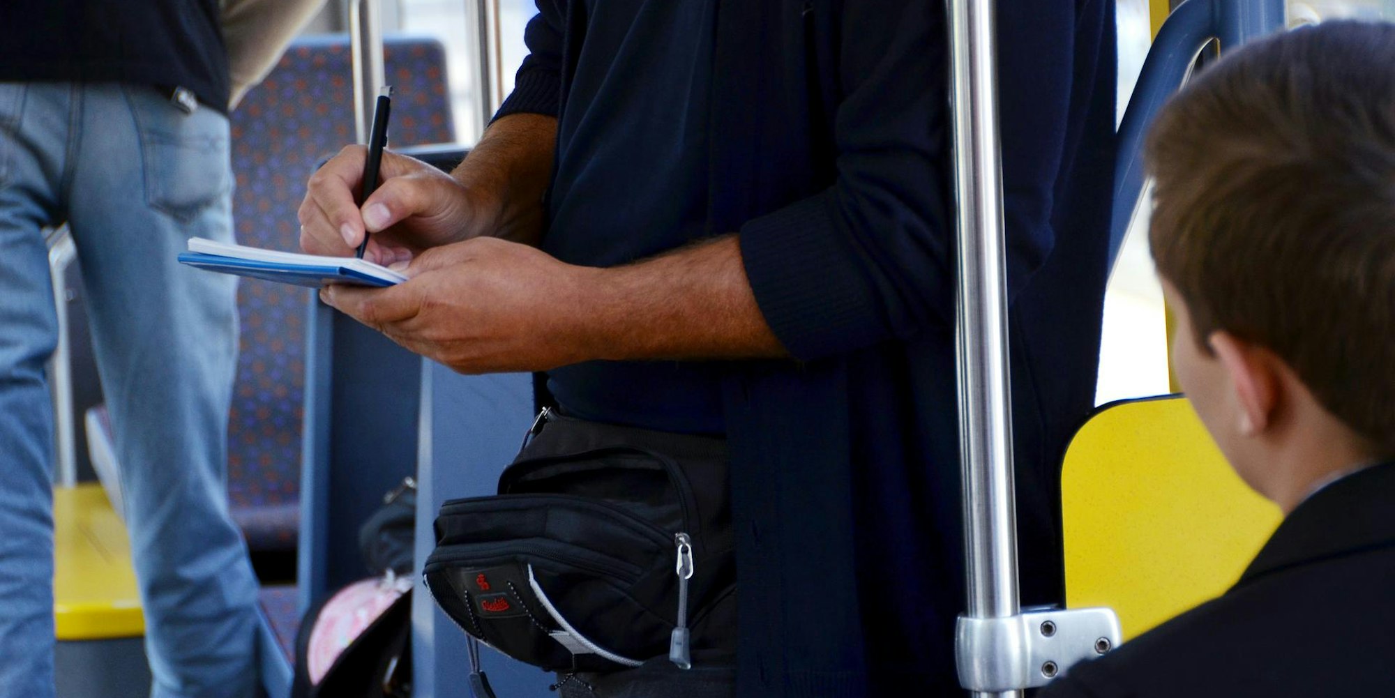 Bahn_Kontrolle_Bahnsteig