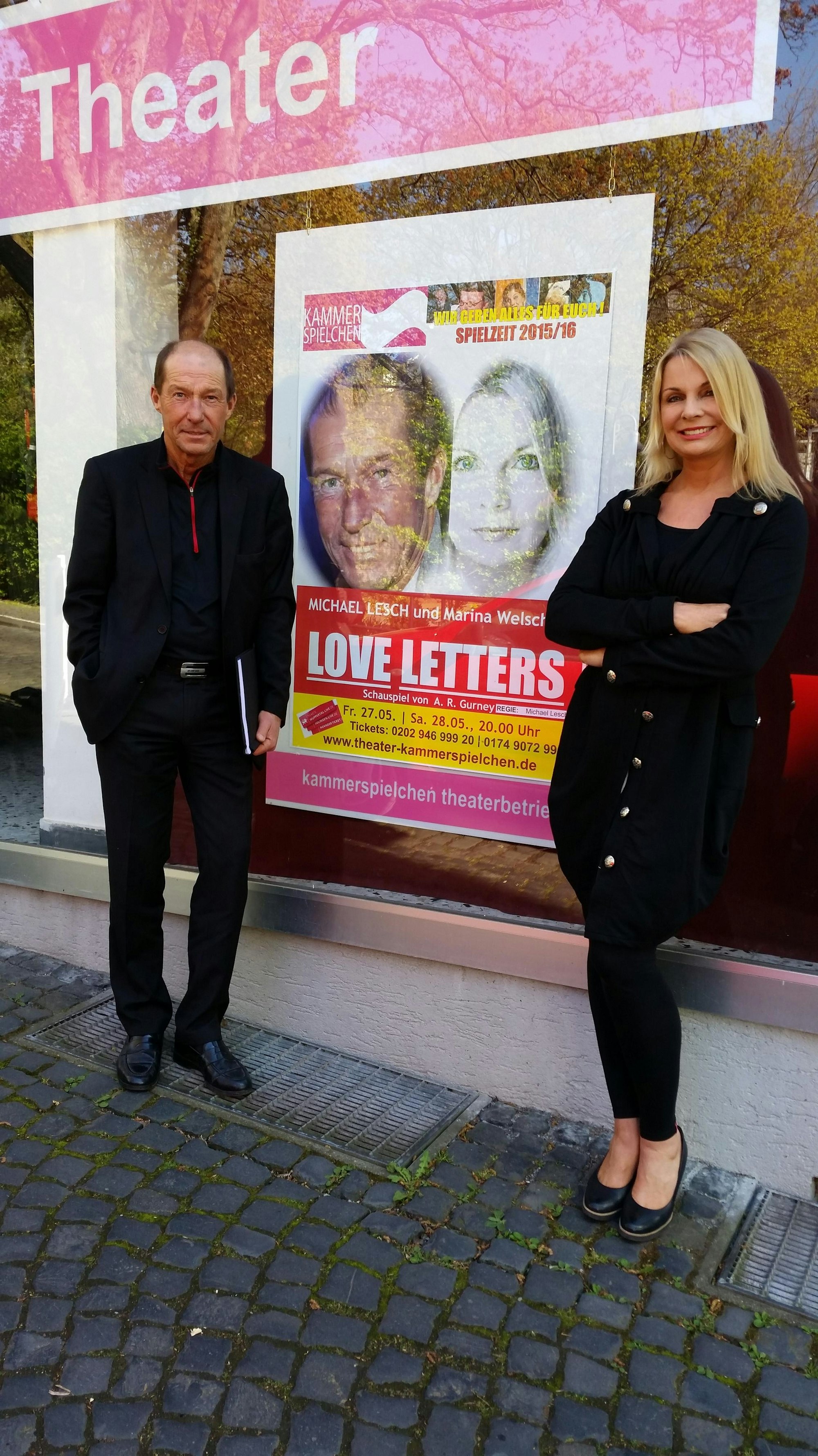 Vor dem Theater Kammerspielchen