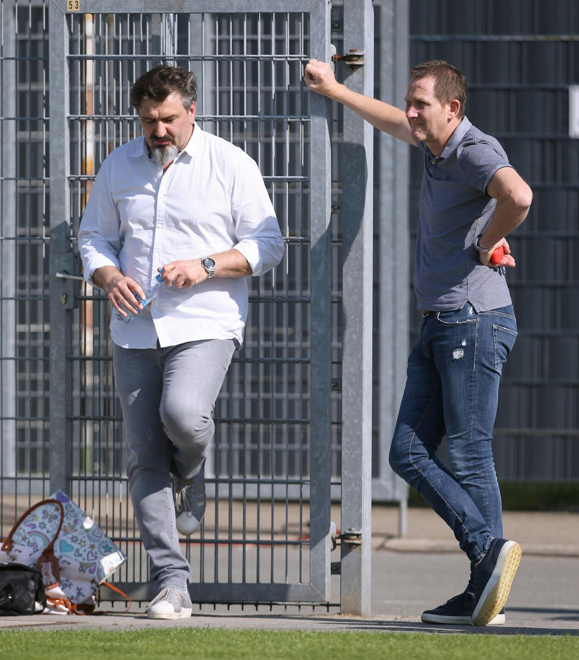 Fortuna Düsseldorfs Sportvorstand Uwe Klein (r.) mit Scout Goran Vucic.