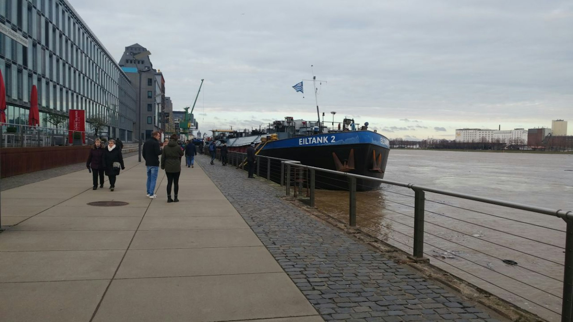 hochwasser_rheinhaufen_koeln
