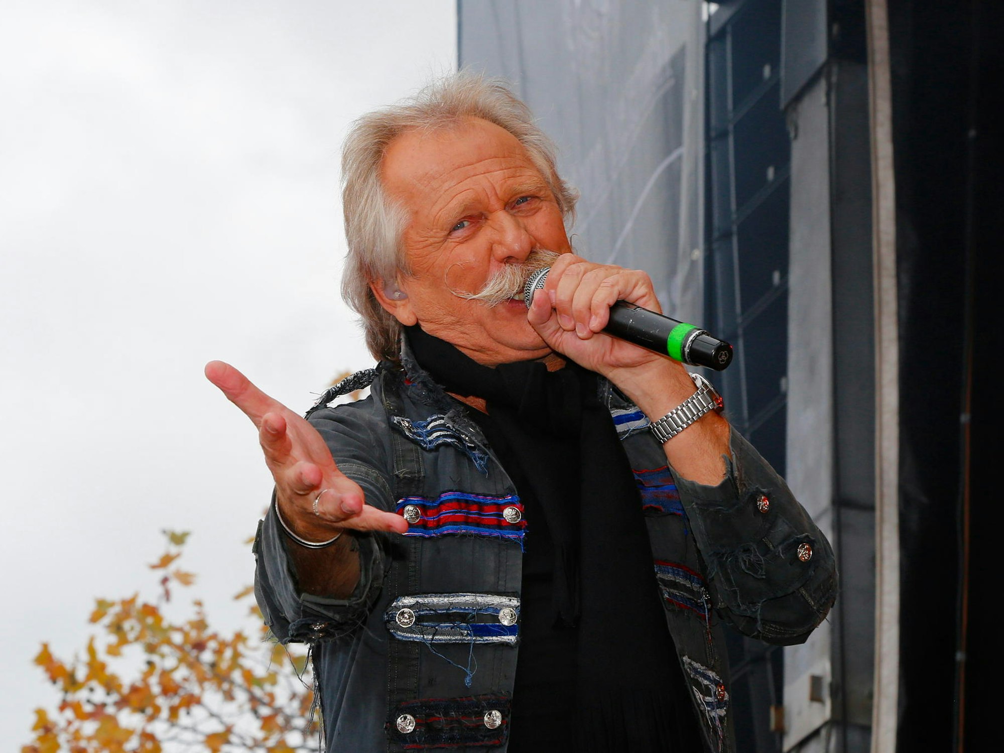 Henning Krautmacher, Frontmann der Höhner auf dem Kölner Heumarkt