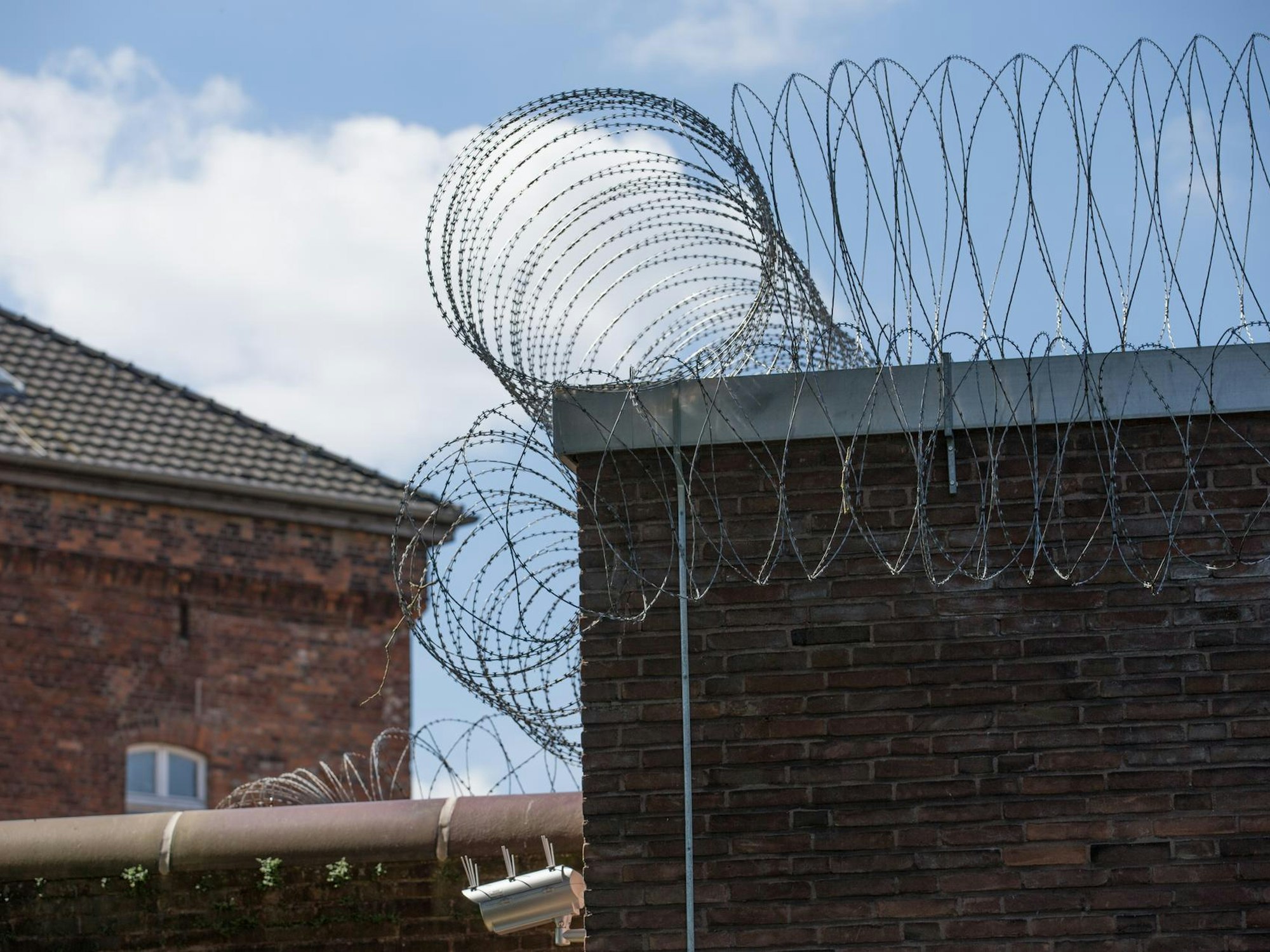 Münster: Die Außenmauer der JVA Münster.