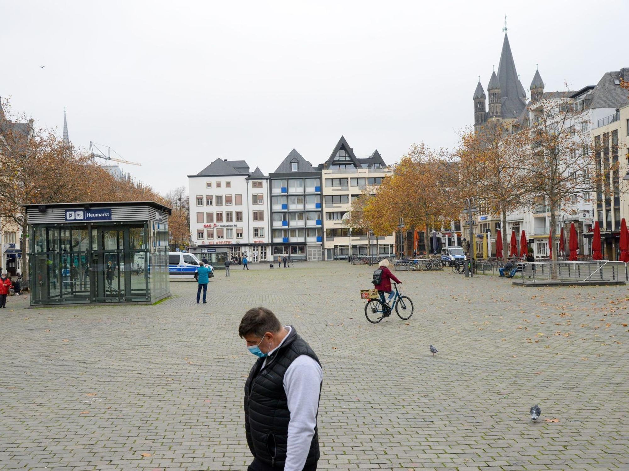 Blick auf den fast menschenleeren Heumarkt