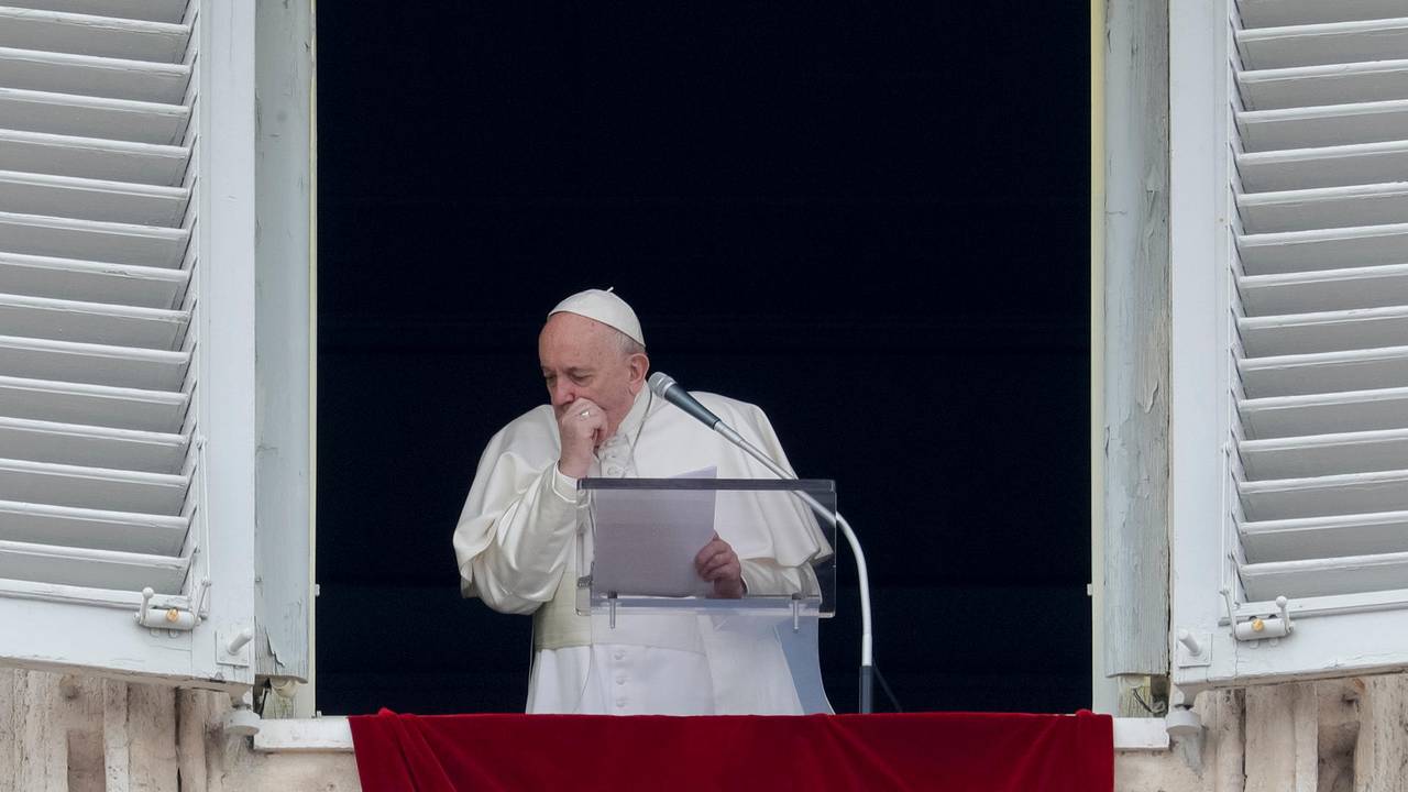 Papst_Franziskus_Fenster_060320