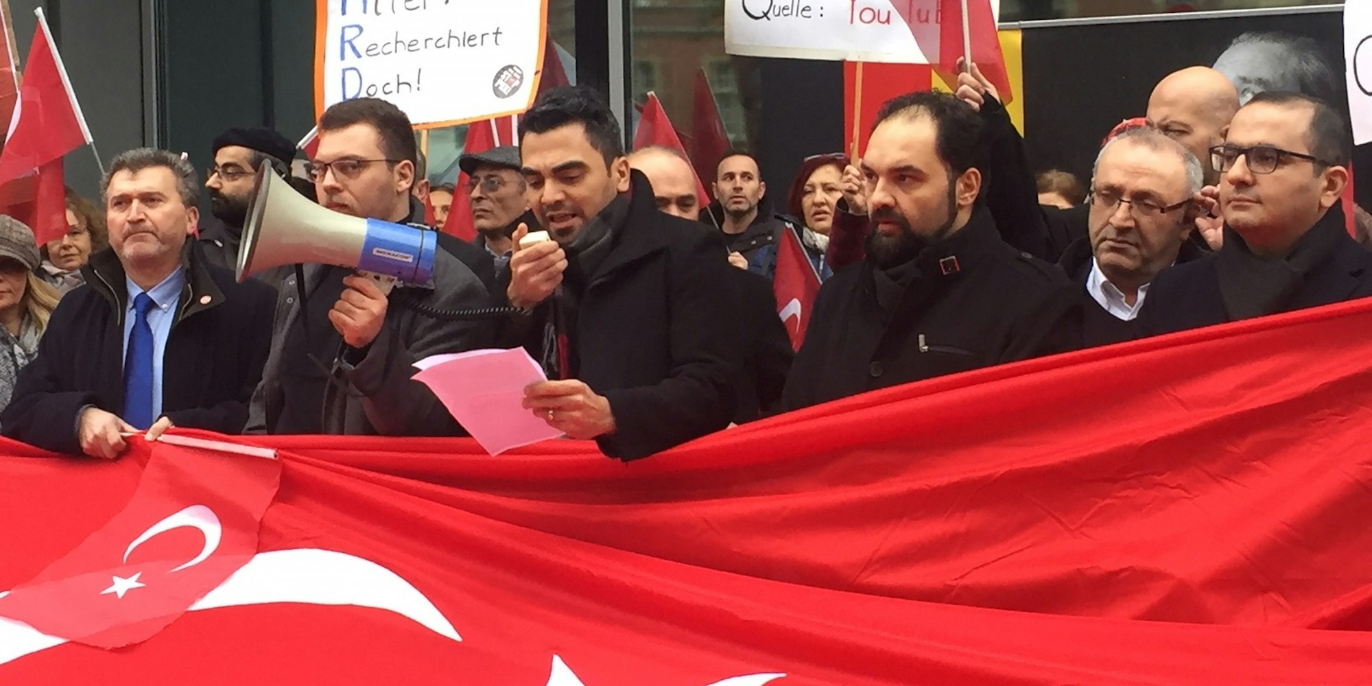 Kemalisten: Demo am WDR