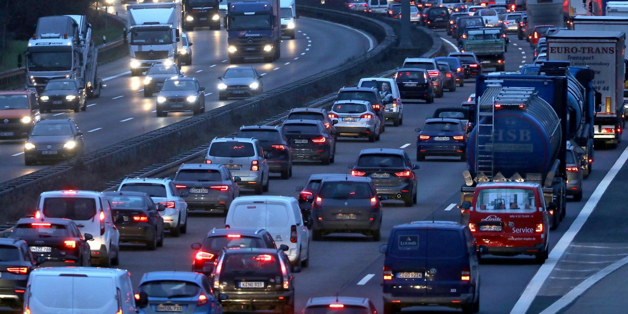 Rechts überholen Autobahn