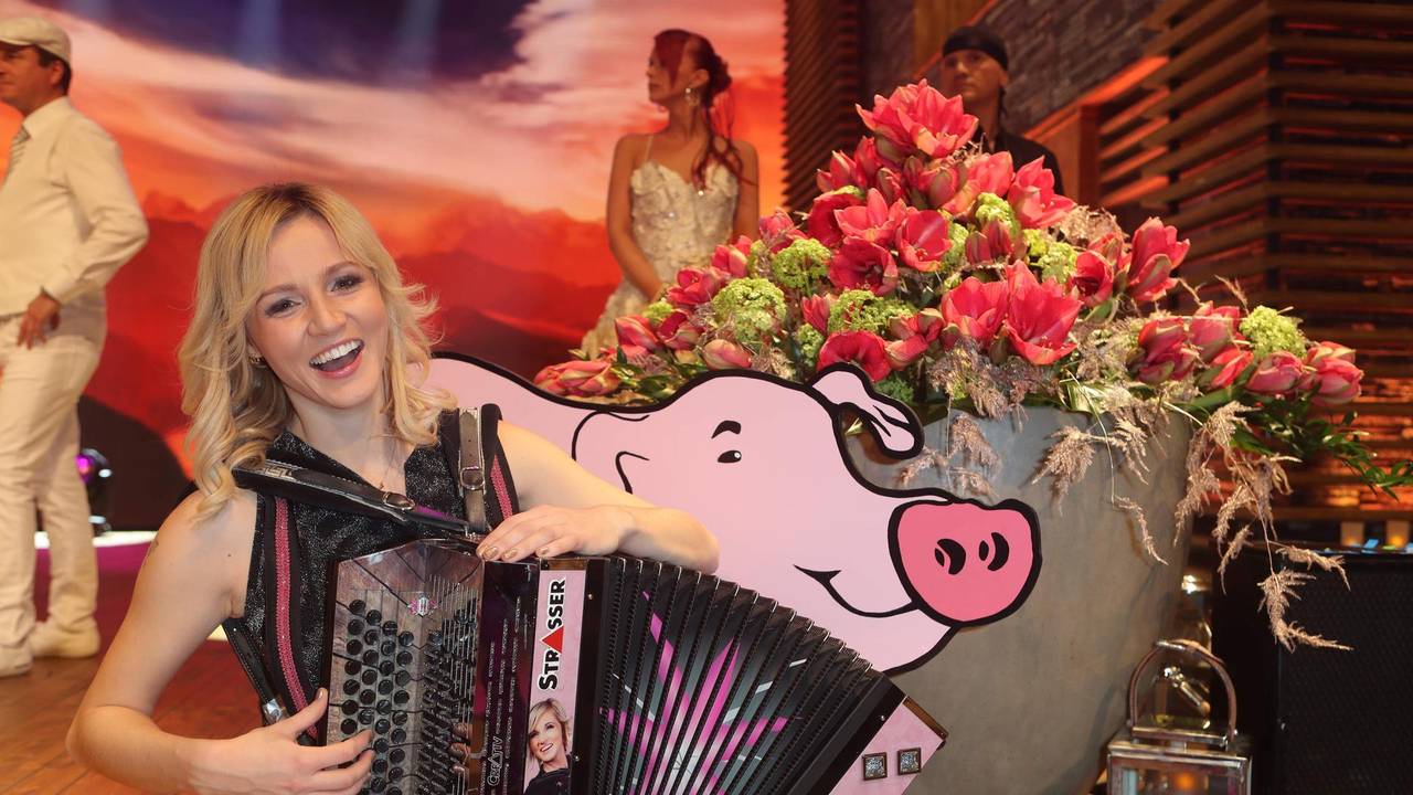 Melissa_Naschenweng_Harmonika