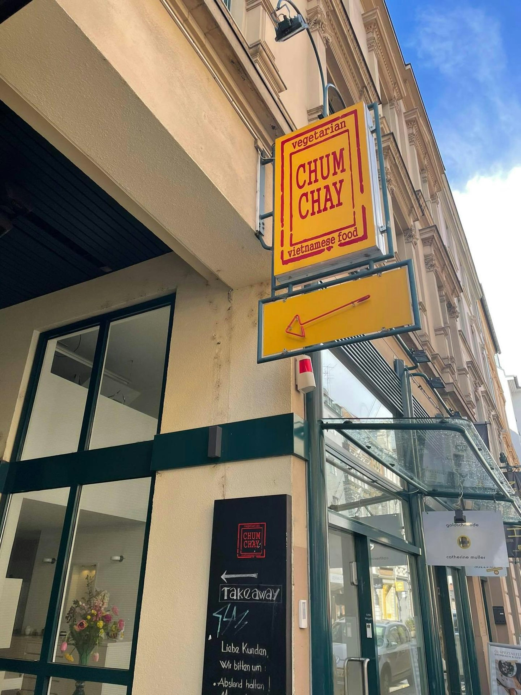 Der Eingang zum Restaurant „Chum Chay”.