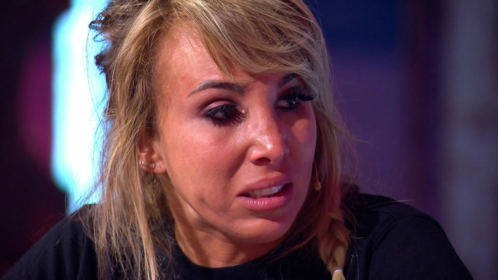 Annemarie Eilfeld weint im Sommerhaus der Stars über Andrejs Aus