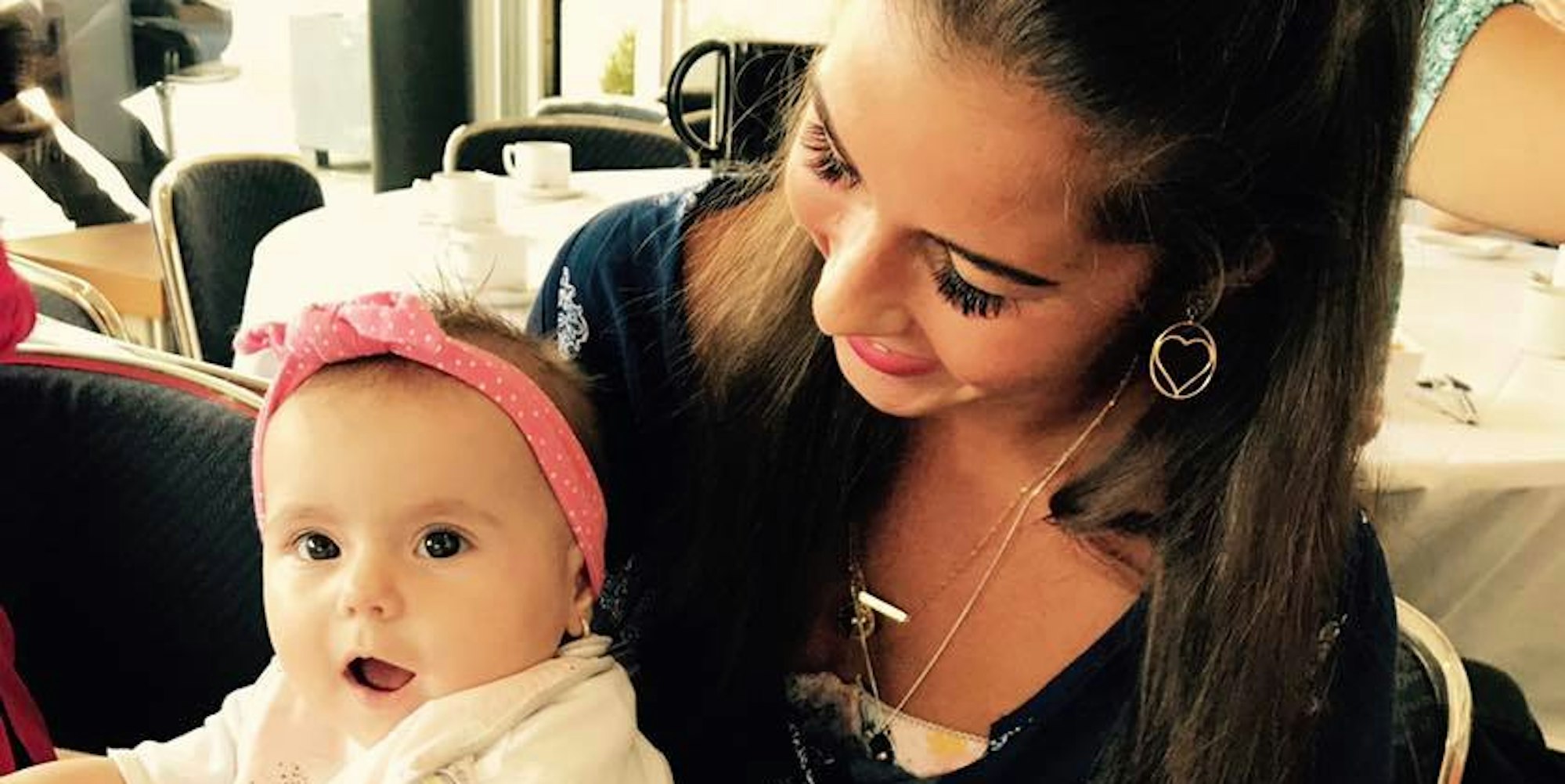 Sarah Lombardi mit unbekanntem kleinen Mädchen