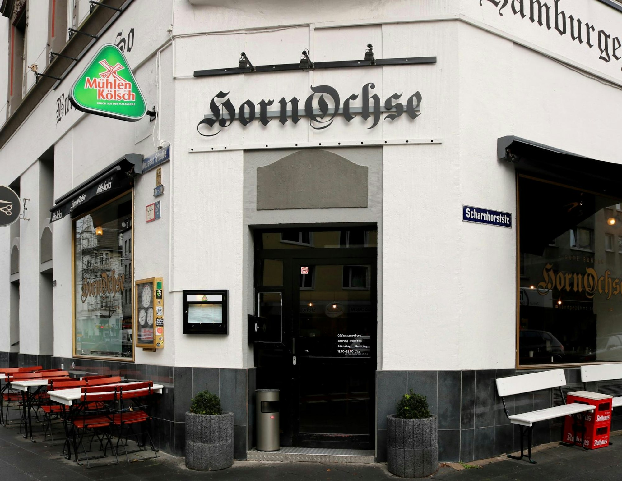 Köln-Nippes: Der Burgerladen „Hornochse” ist beliebt im Veedel.