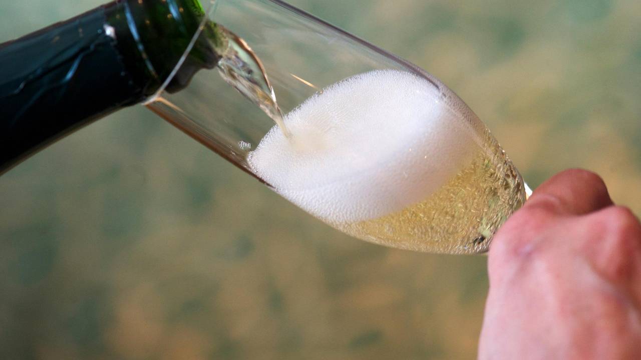 Sekt-Silvester-Symbolfoto