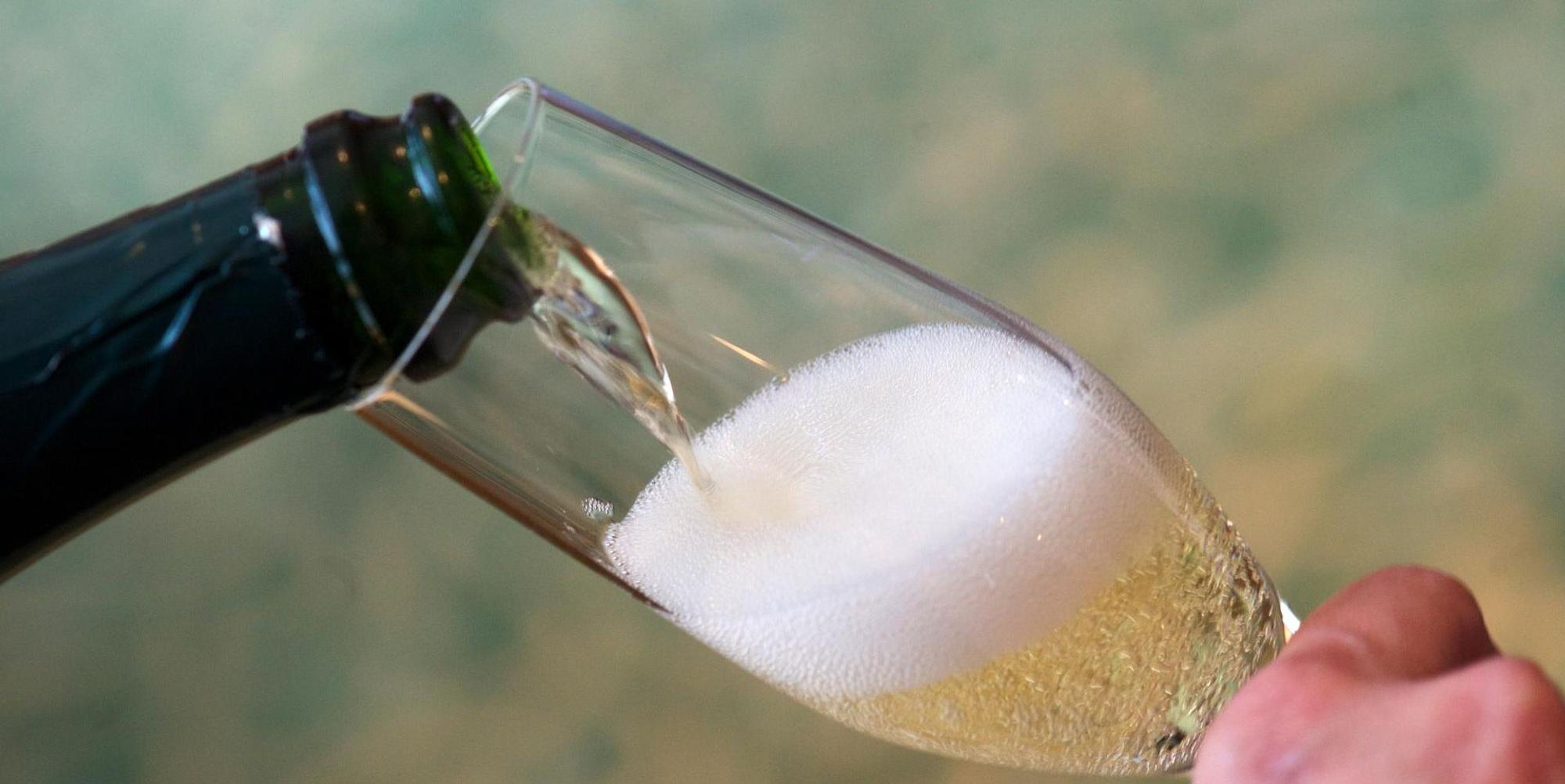 Sekt-Silvester-Symbolfoto
