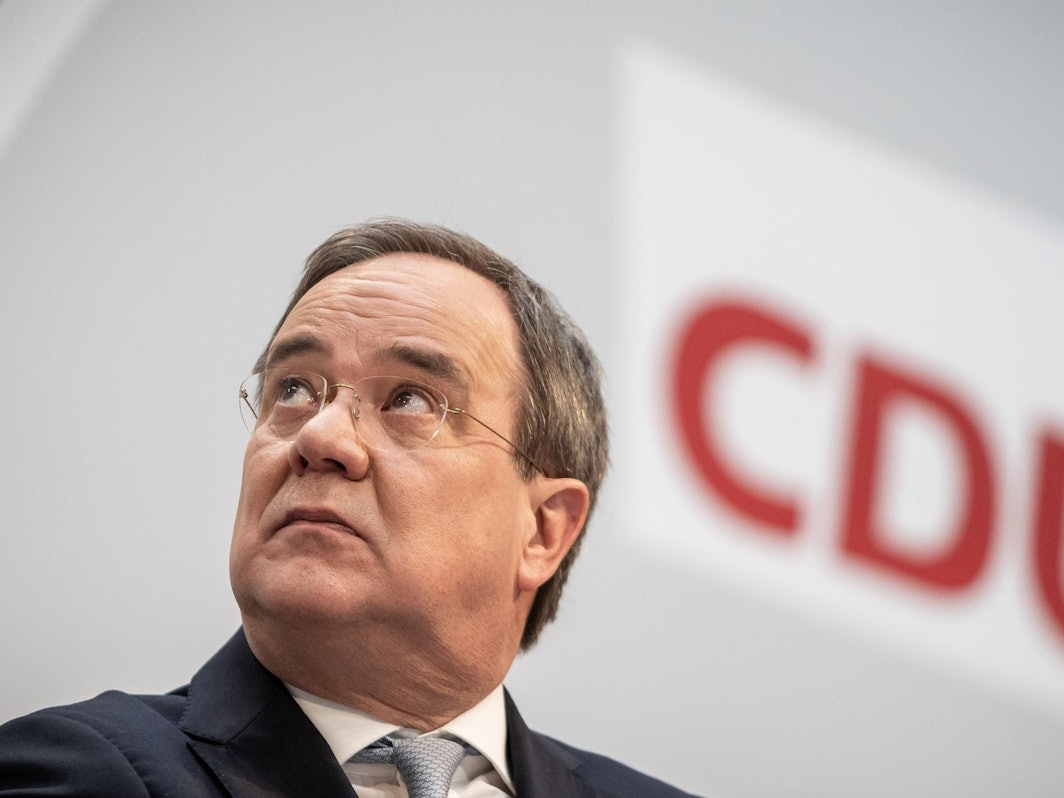 Armin Laschet (hier im Februar 2021 bei einer Parteisitzung) hat sich bei einer Wahlkampfrede einen historischen Patzer erlaubt.