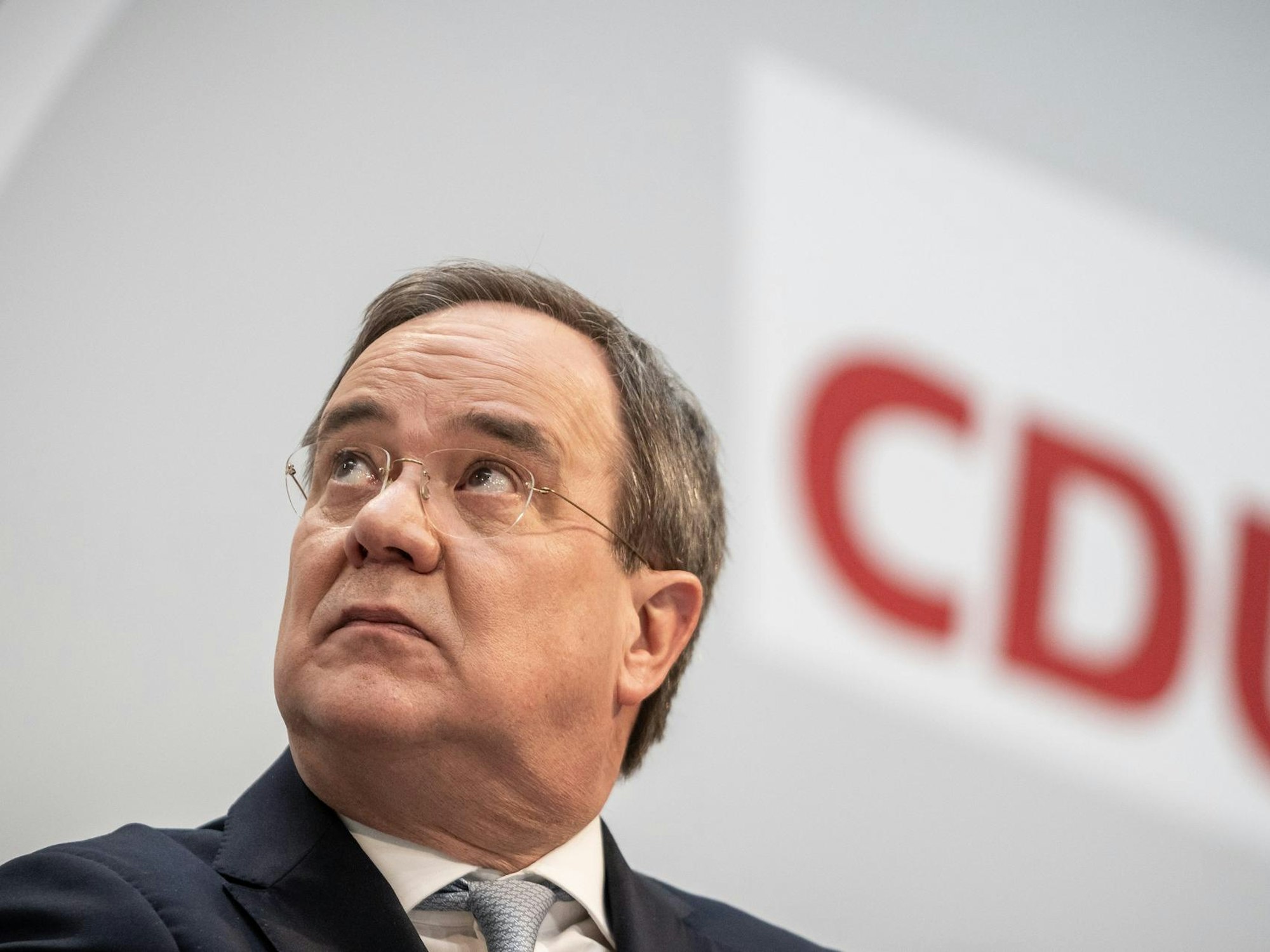 Armin Laschet (hier im Februar 2021 bei einer Parteisitzung) hat sich bei einer Wahlkampfrede einen historischen Patzer erlaubt.