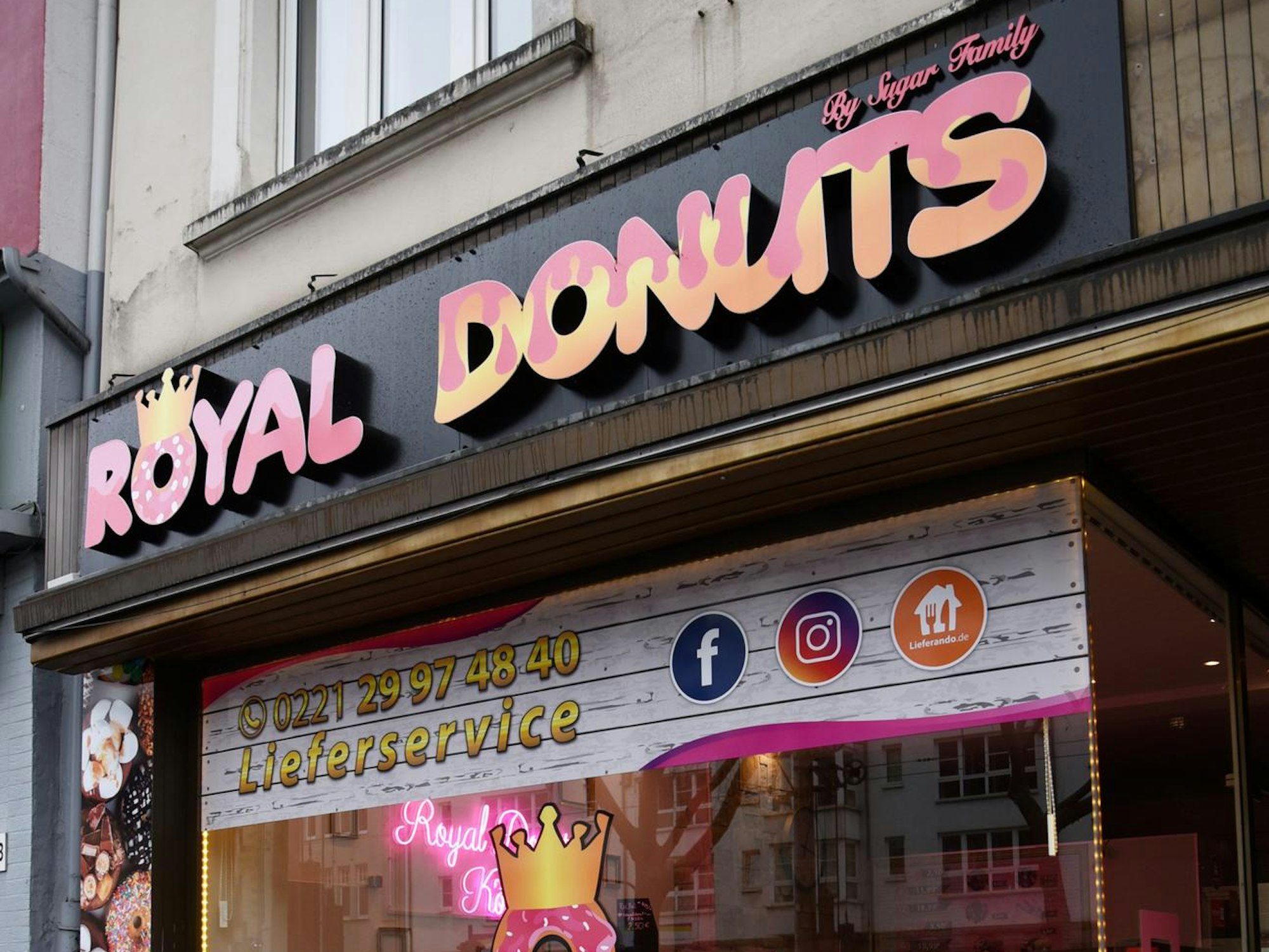 Der Laden von Royal Donuts auf der Luxemburger Straße in Köln.