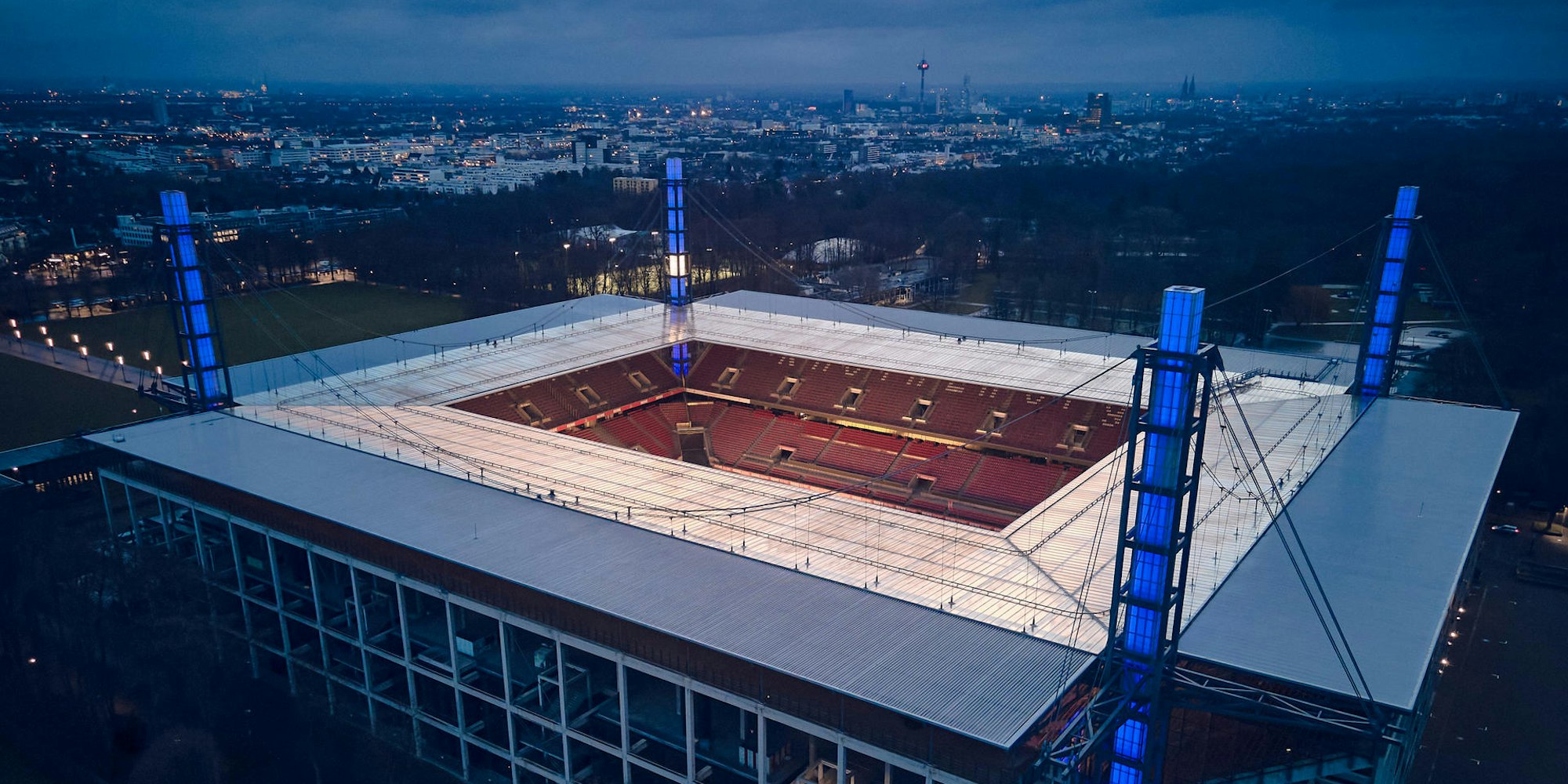 Stadion_Koeln_FordBLAU