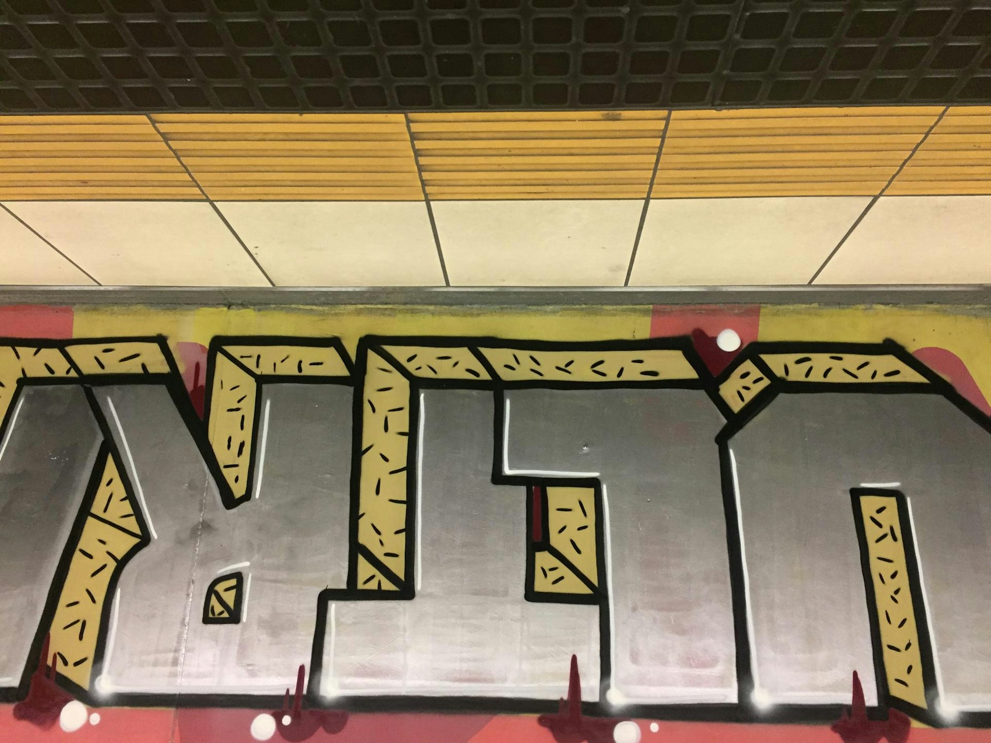 Leyendecker_Strasse_Graffiti_Ultras_190122