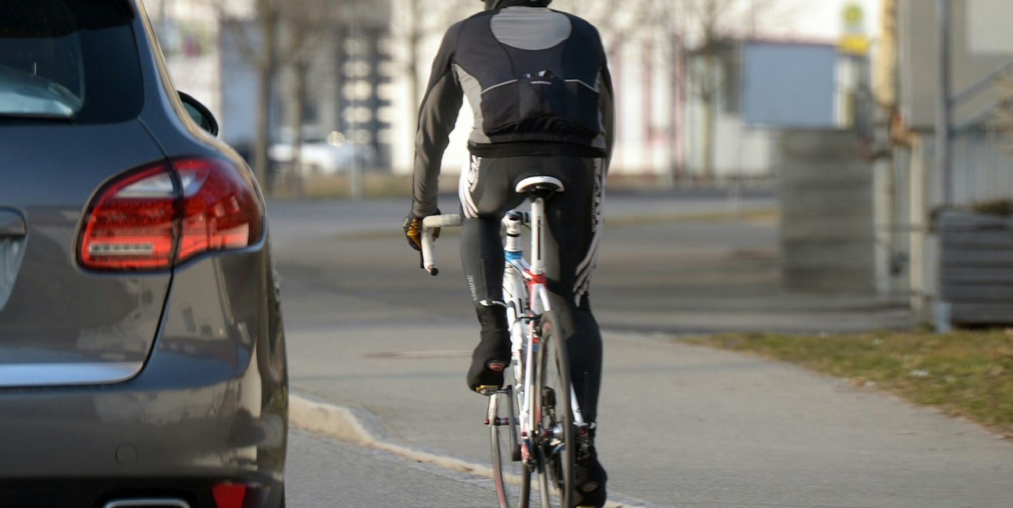 Radfahrer überholen 3
