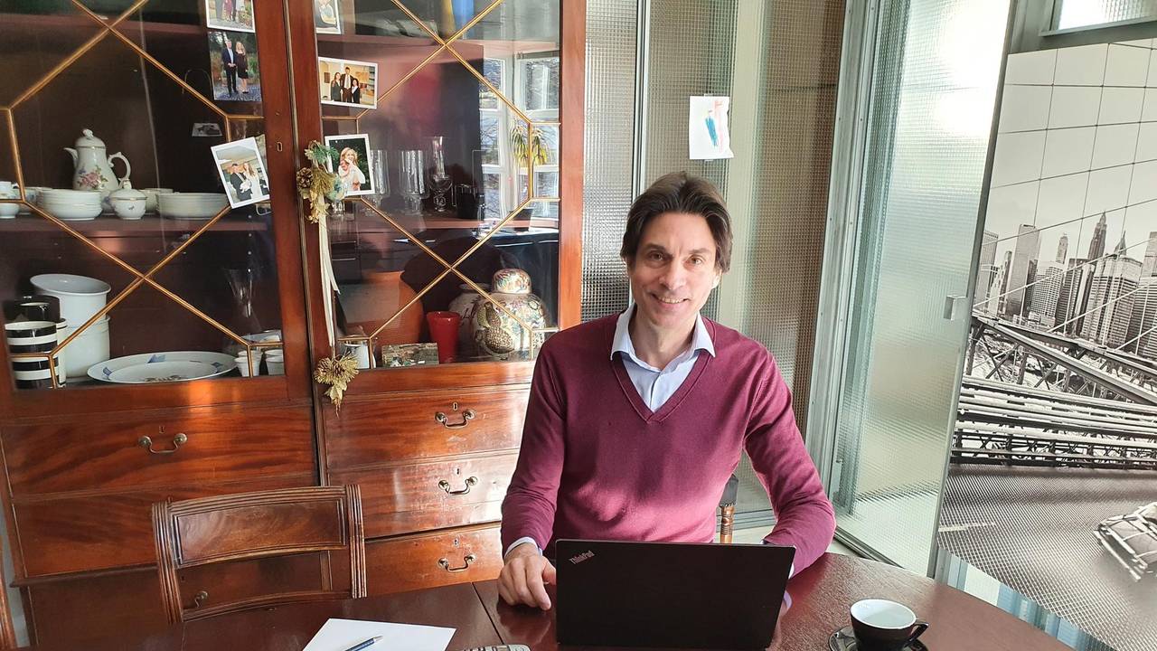 Auch im Homeoffice: Dr. Patrick Sandmann, Chef der Kölner IT-Firma „I-D Media AG".
