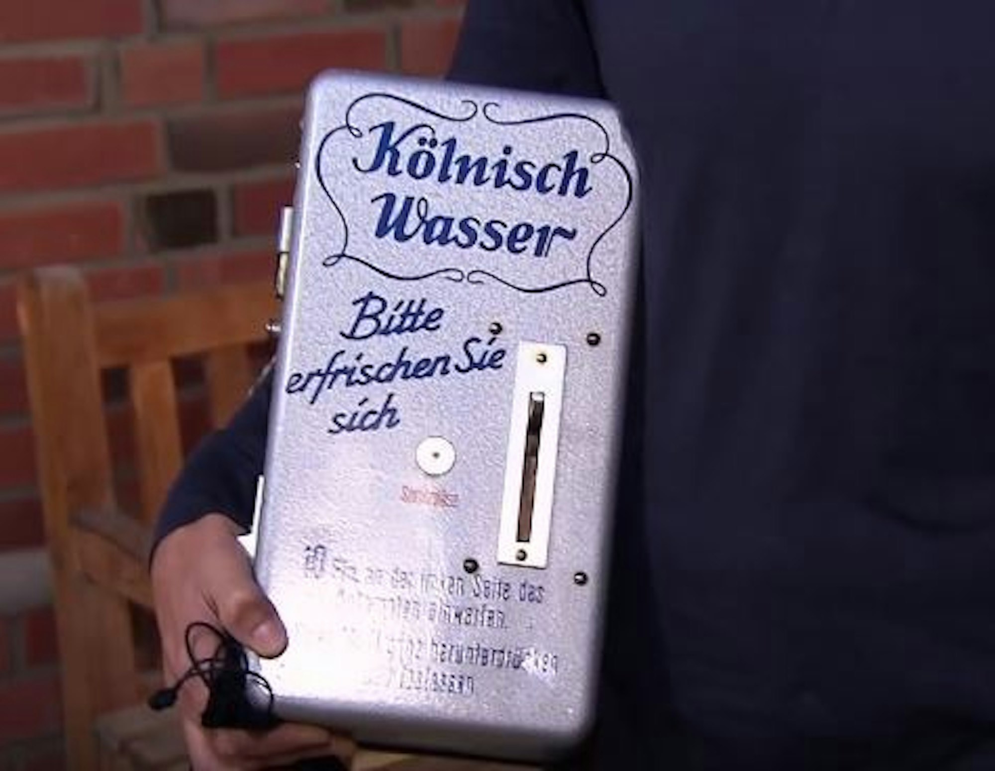 Kölnisch Wasser, Automat, close