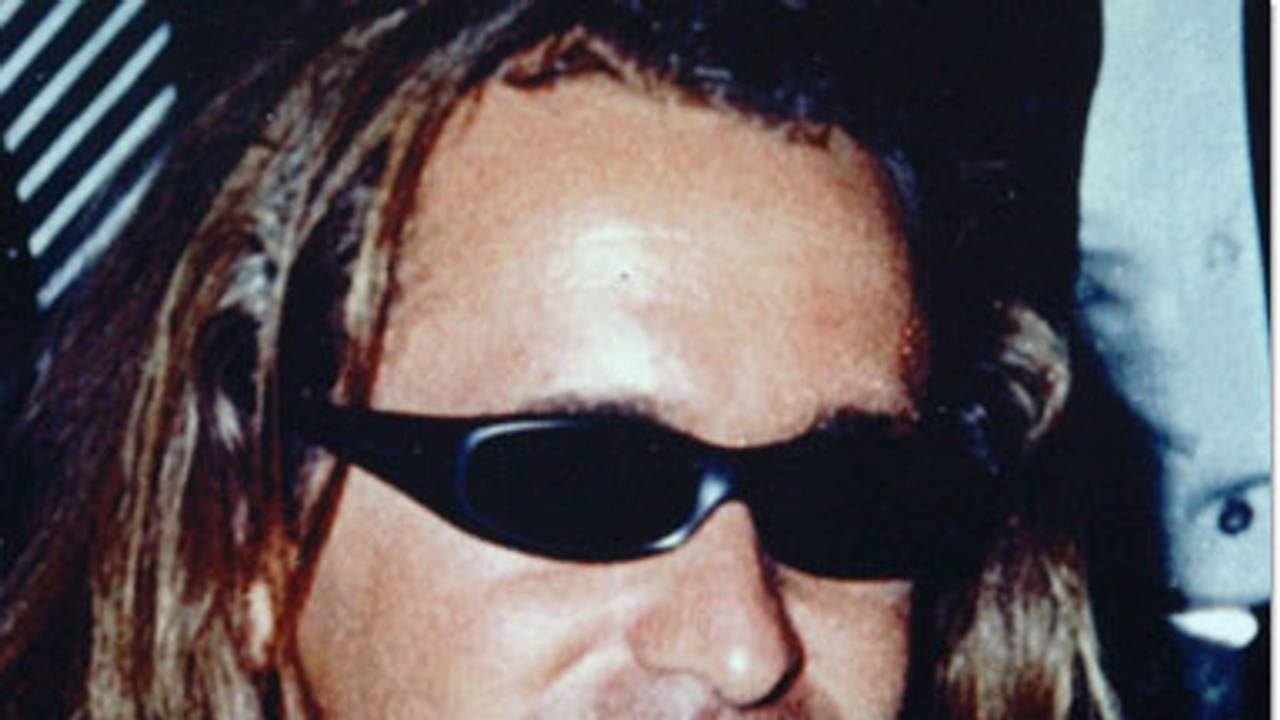 Neco mit Sonnenbrille auf einer undatierten Aufnahme.