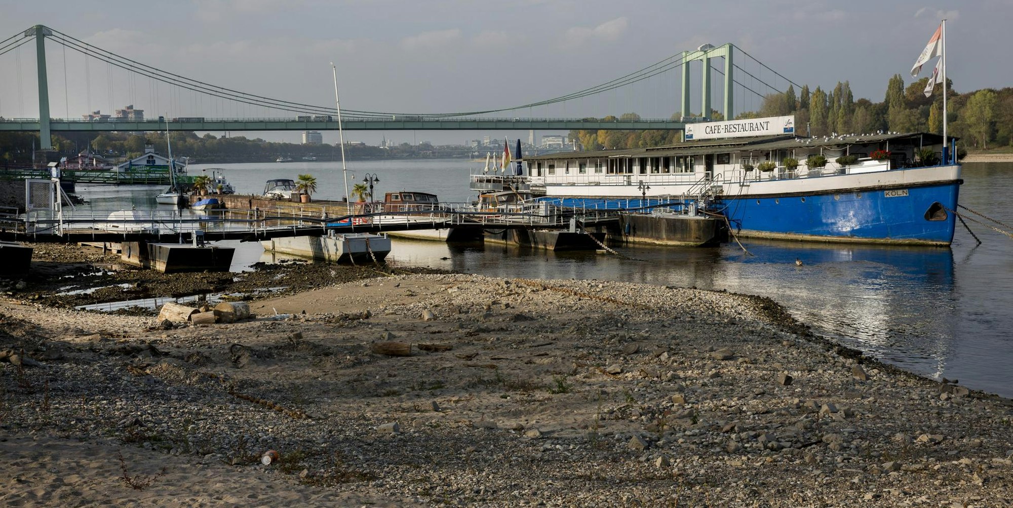 Rodenkirchen_Niedrigwasser_Rhein