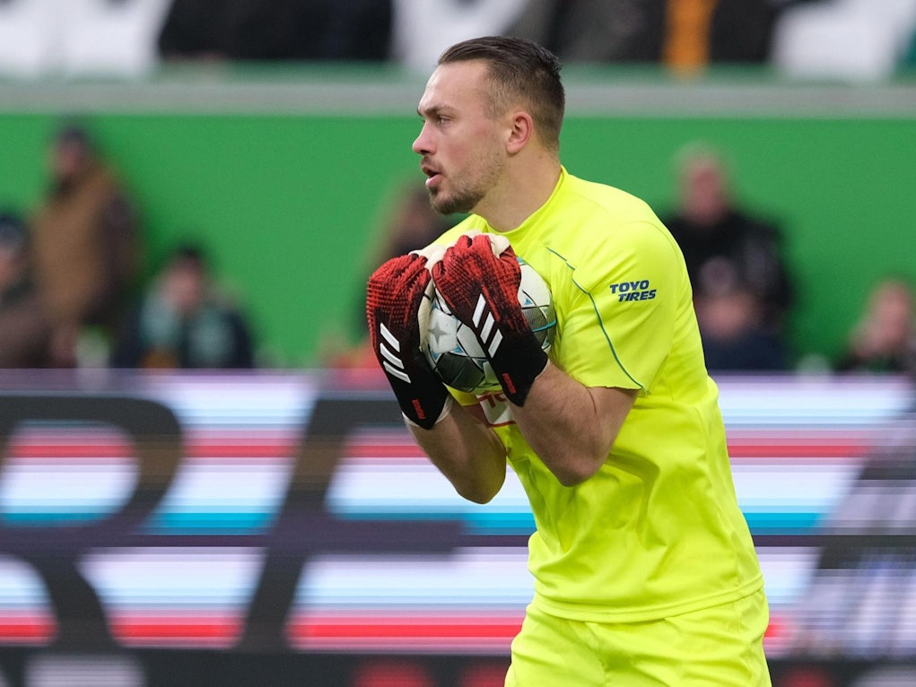 Fortuna Düsseldorfs Torwart Florian Kastenmeier in Aktion.