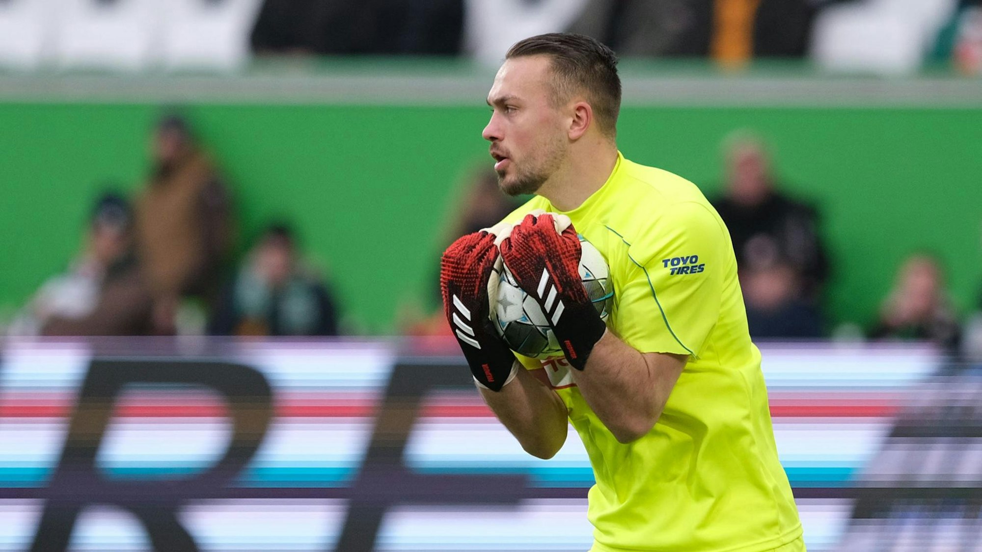 Fortuna Düsseldorfs Torwart Florian Kastenmeier in Aktion.