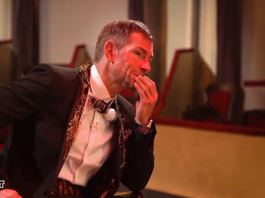 Moderator Micky Beisenherz beim „Duell um die Welt”.