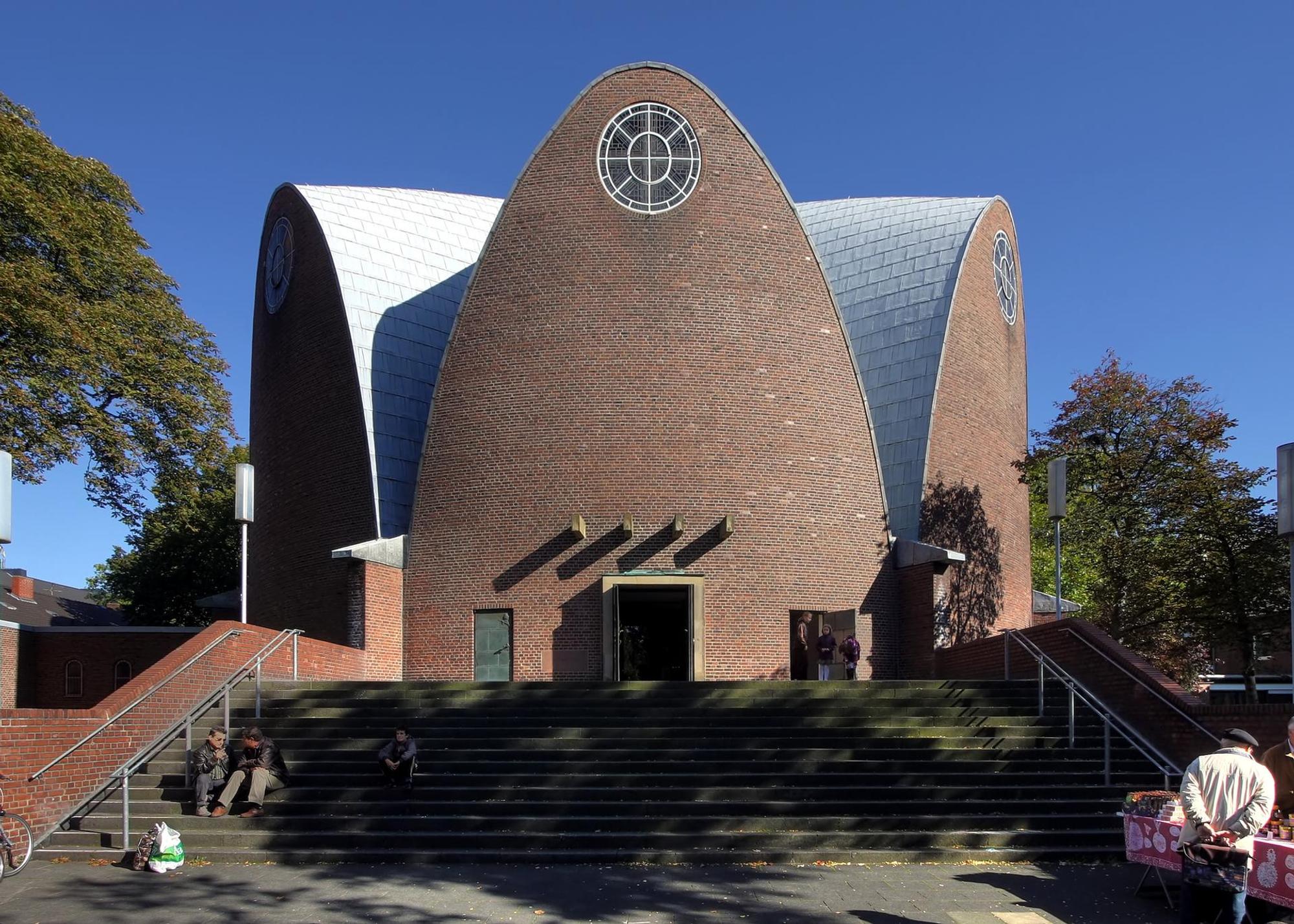 St._Engelbert_Köln_-_Eingang_7589-91