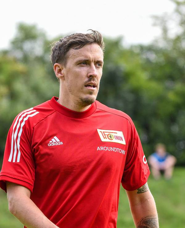 Bundesliga-Profi Max Kruse, hier beim Training seines neuen Klubs Union Berlin, wurde in einem YouTube-Video mit einem seiner vergangenen Fehltritte konfrontiert. Unterdessen zofft sich der Neu-Unioner mit seinem Ex-Klub Fenerbahce Istanbul.