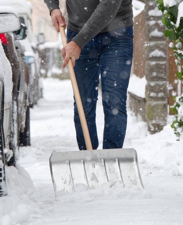 Schnee_Schippen_Winter_Kaelte