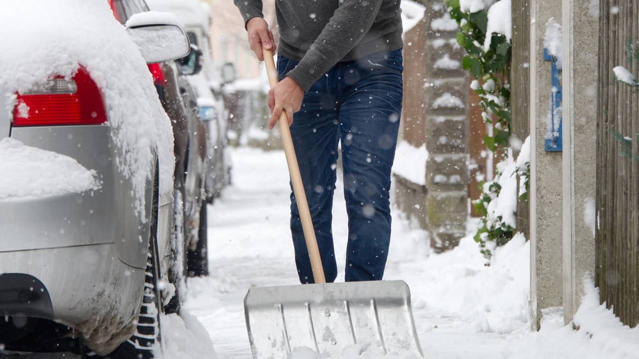Schnee_Schippen_Winter_Kaelte