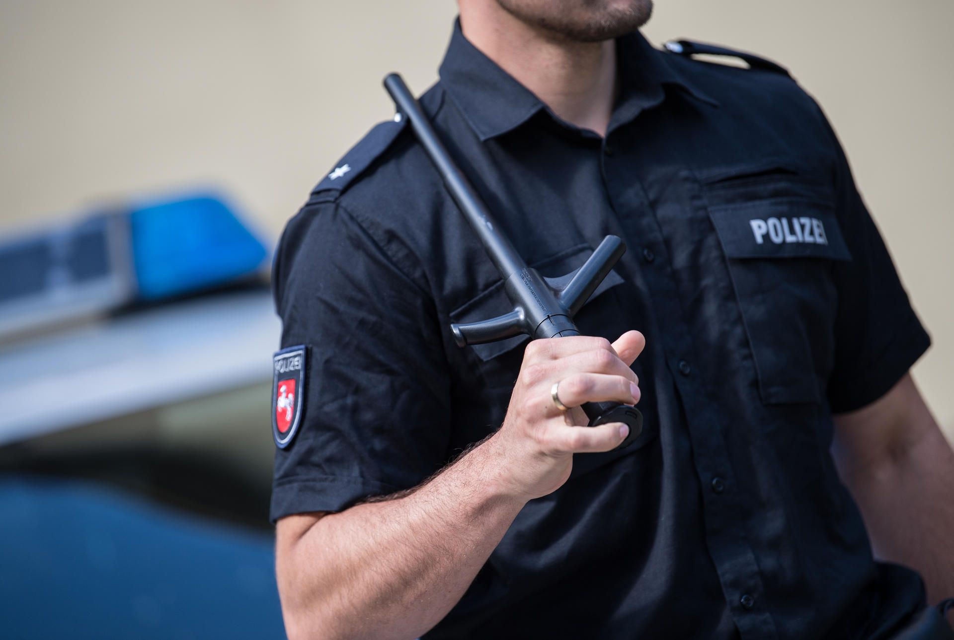 Polizist schlug mit Schlagstock zu