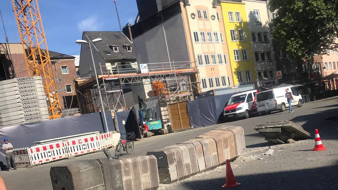 Steinerne Pumpe Alter Markt umgefallen