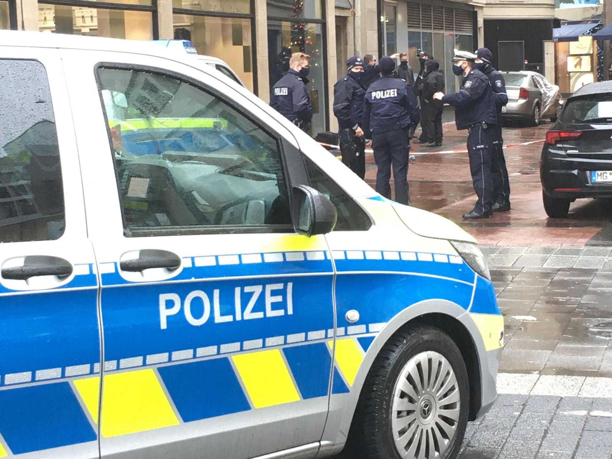Polizei ist auf der Kö in Düsseldorf im Einsatz (Archivfoto).