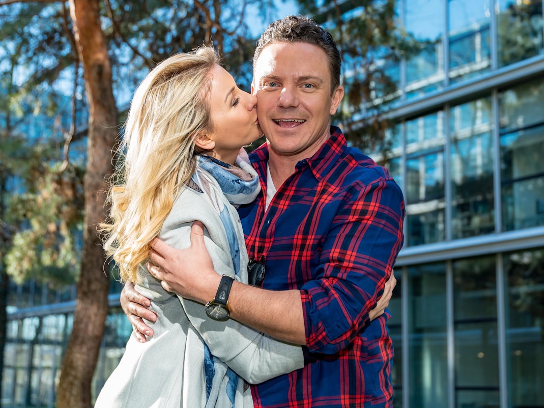 Stefan Mross bei Immer wieder sonntags: War er – Hier auf einem Archivbild mit Anna-Carina Mross – etwa übernächtigt wegen Florian Silbereisens Geburtstag