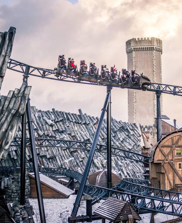Die Achterbahn Taron im Phantasialand.