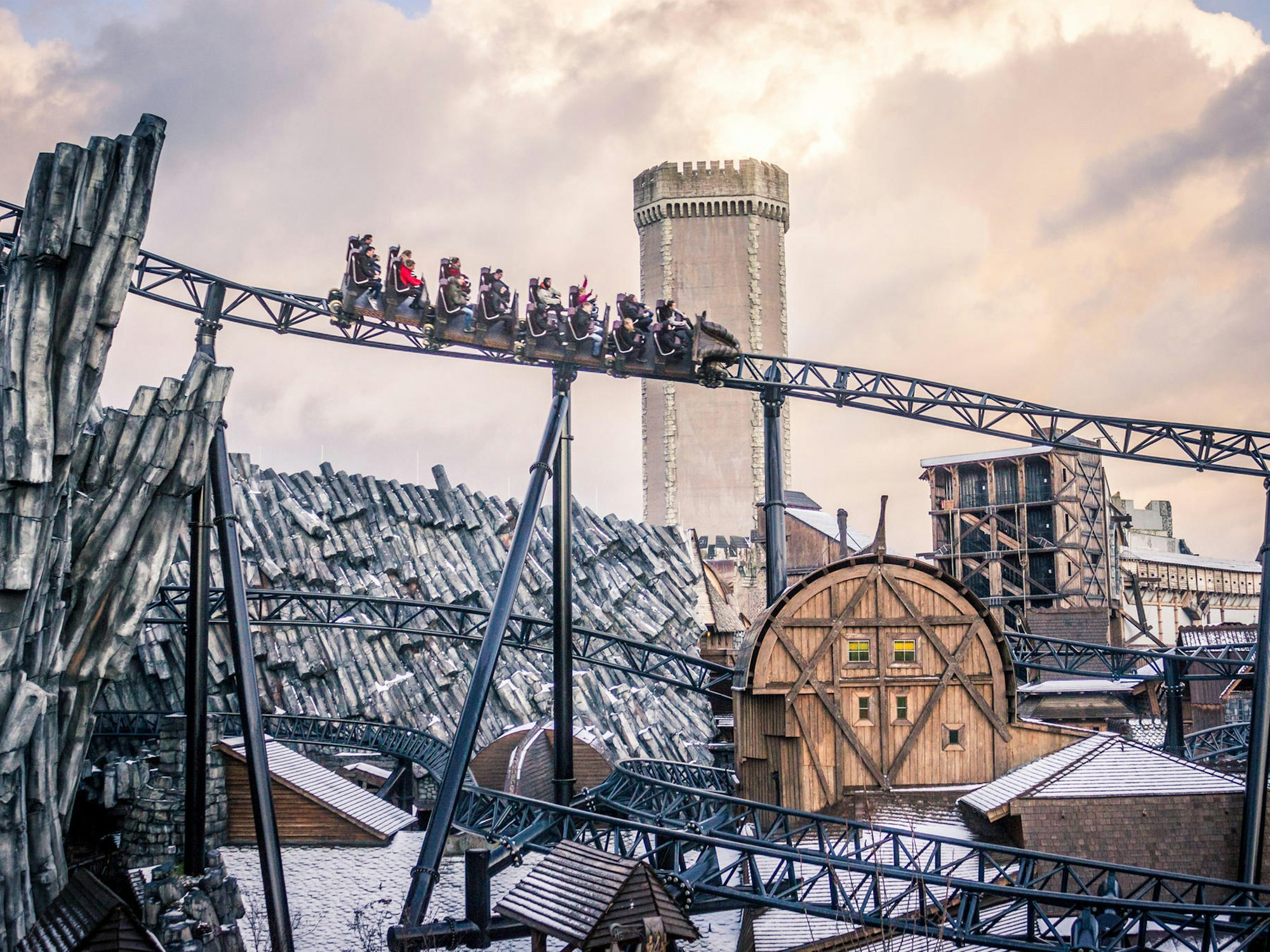 Die Achterbahn Taron im Phantasialand.
